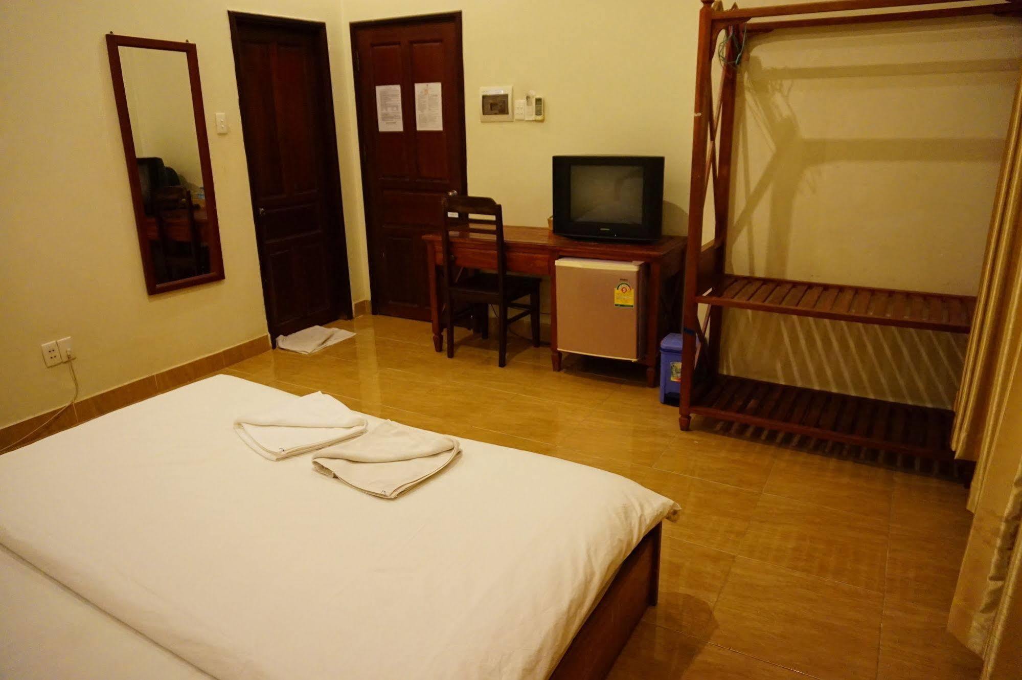 Sinnakhone Hotel Вьентьян Экстерьер фото