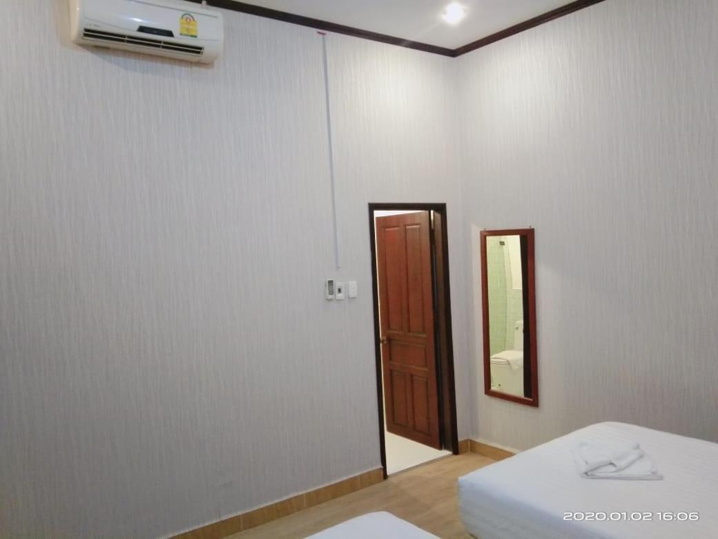 Sinnakhone Hotel Вьентьян Экстерьер фото
